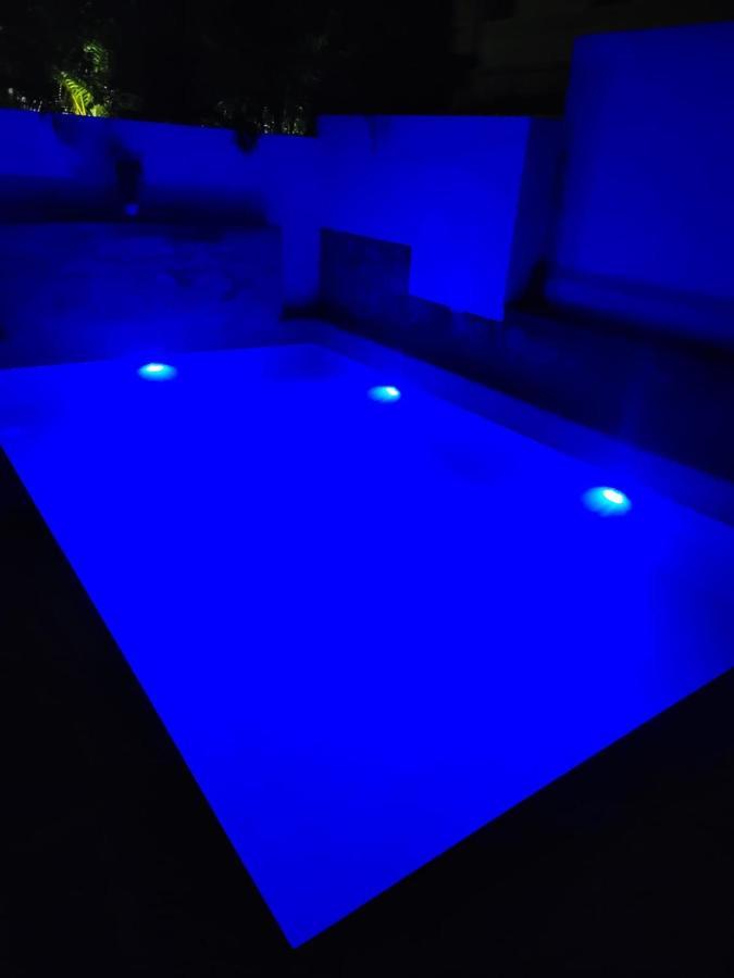 The Perfect Stays Para Disco Big Pool Cricket Turf Villa Lonavala Dış mekan fotoğraf