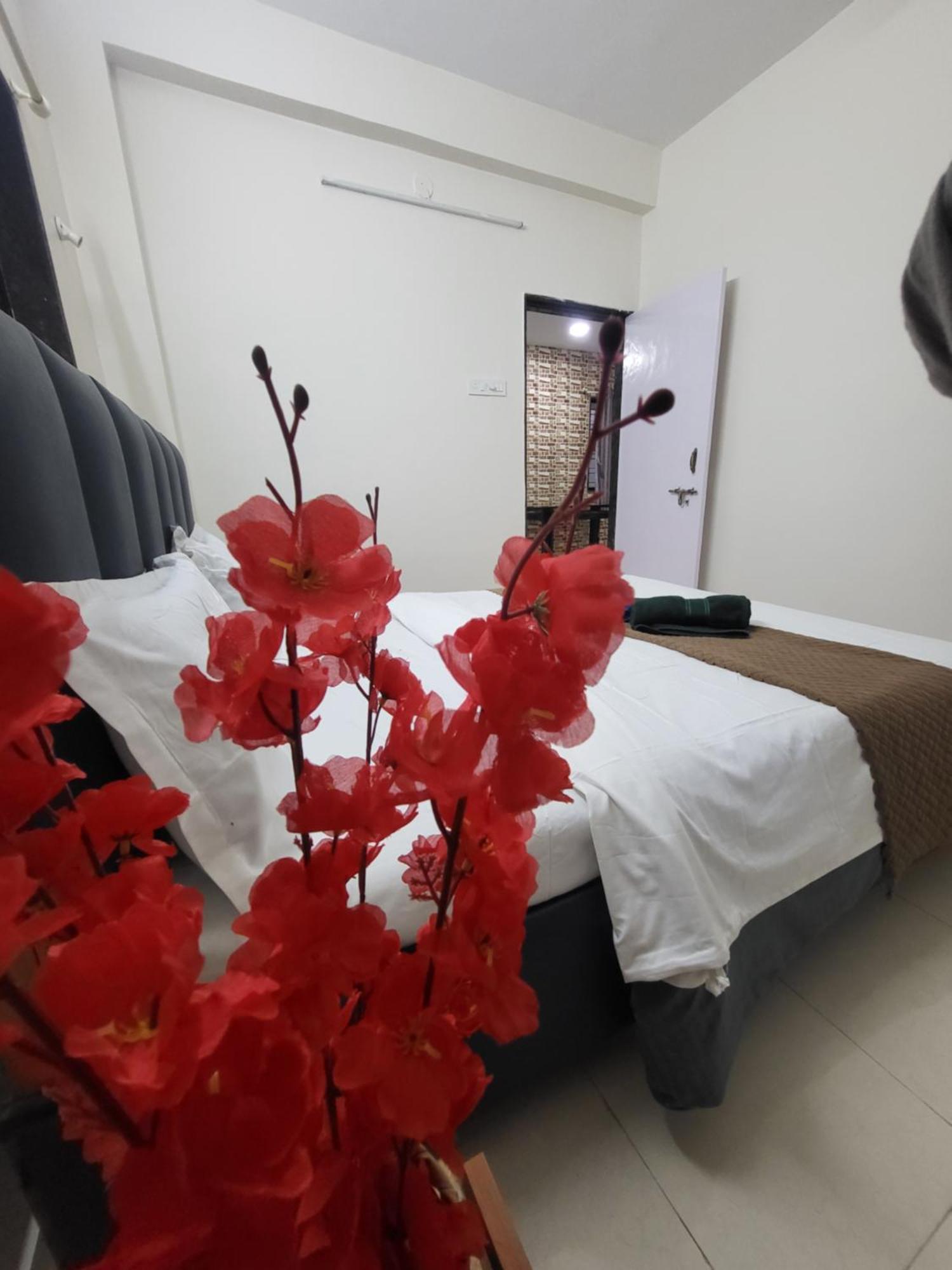The Perfect Stays Para Disco Big Pool Cricket Turf Villa Lonavala Dış mekan fotoğraf
