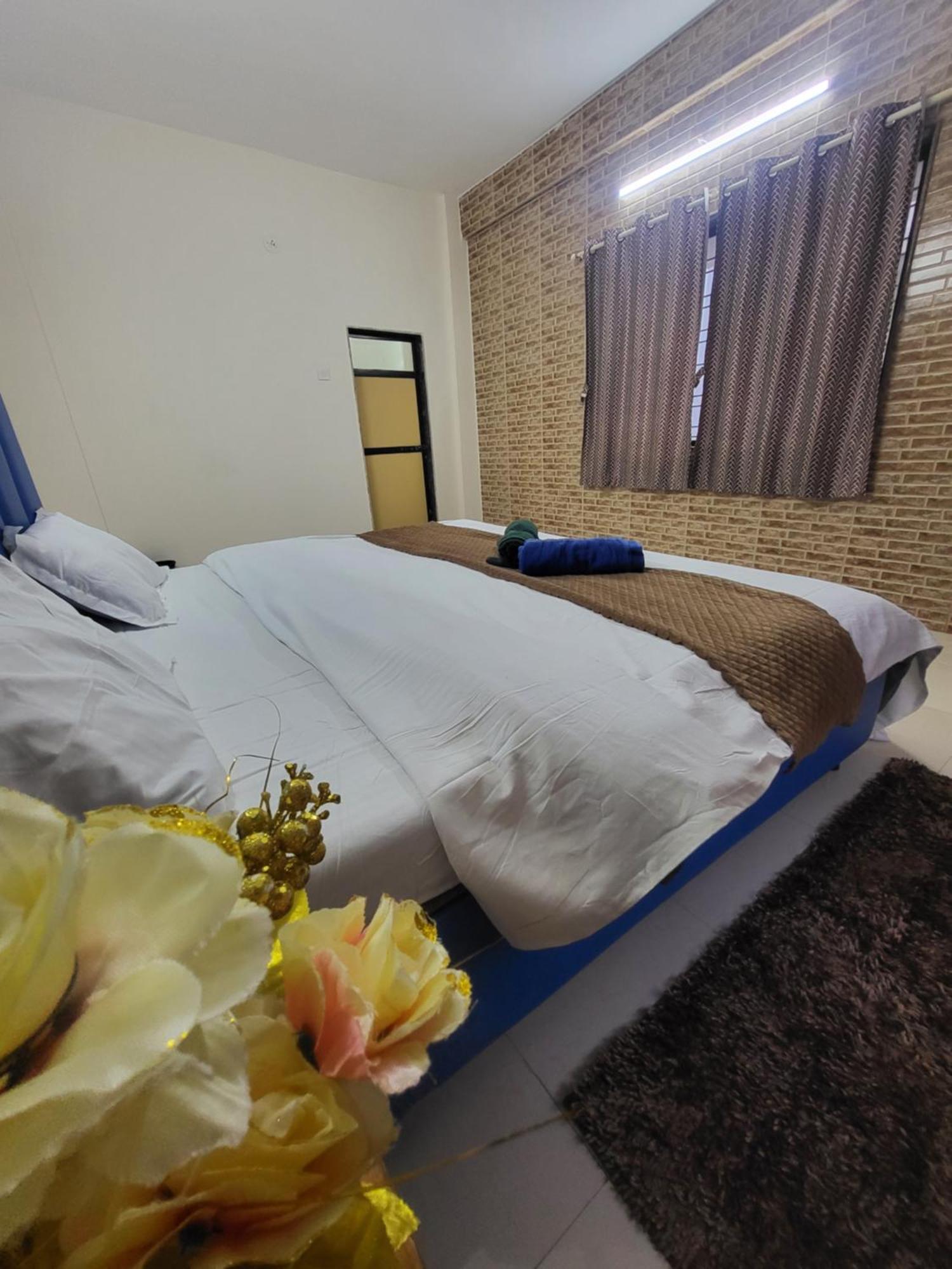 The Perfect Stays Para Disco Big Pool Cricket Turf Villa Lonavala Dış mekan fotoğraf