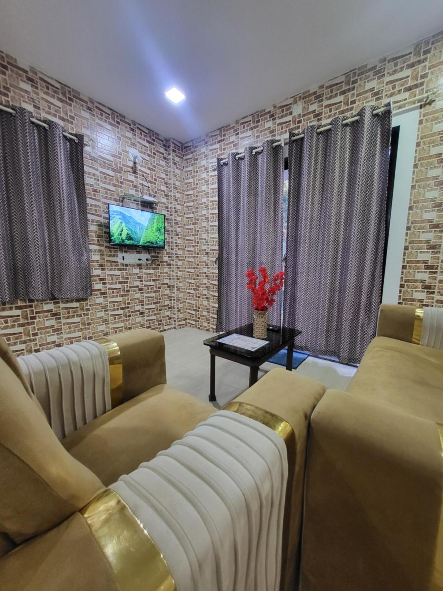 The Perfect Stays Para Disco Big Pool Cricket Turf Villa Lonavala Dış mekan fotoğraf