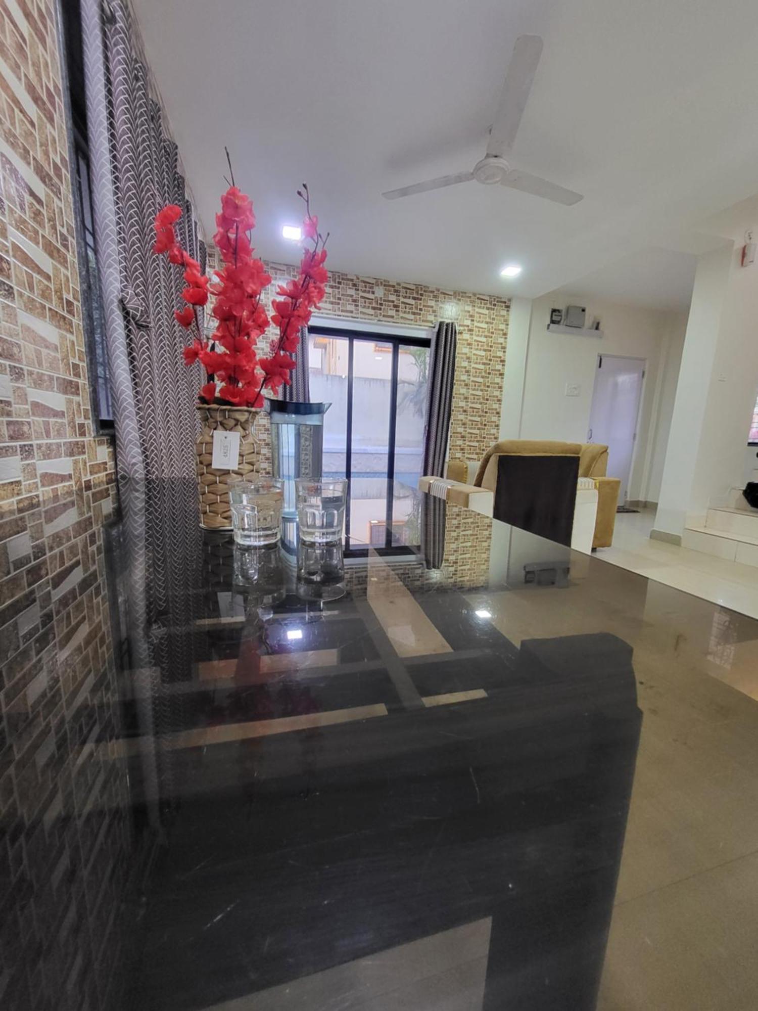The Perfect Stays Para Disco Big Pool Cricket Turf Villa Lonavala Dış mekan fotoğraf