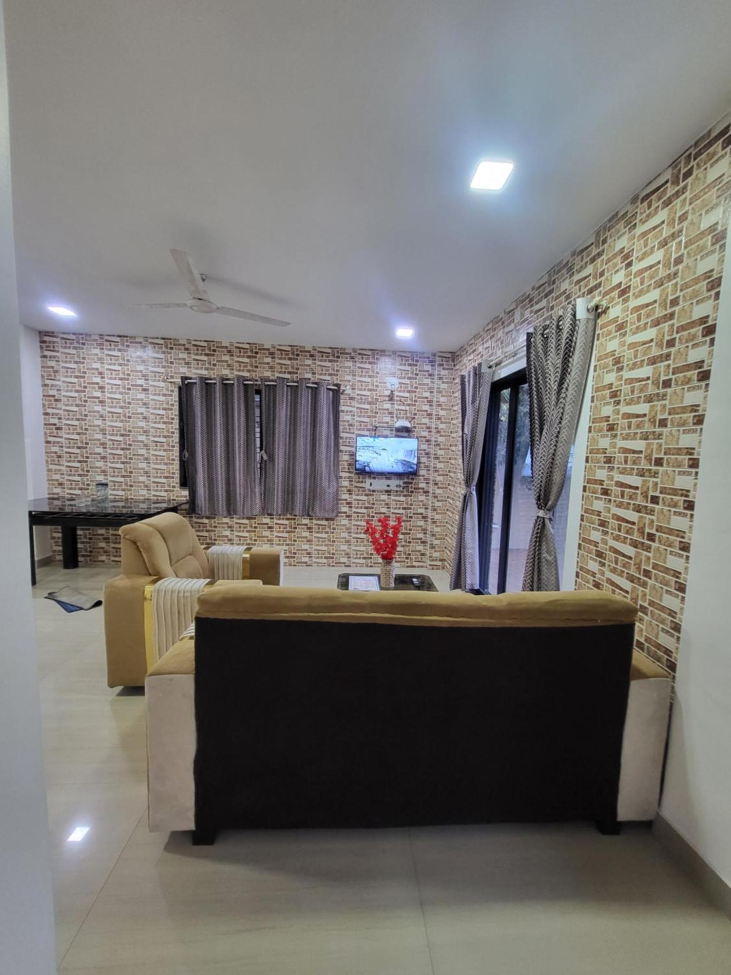 The Perfect Stays Para Disco Big Pool Cricket Turf Villa Lonavala Dış mekan fotoğraf
