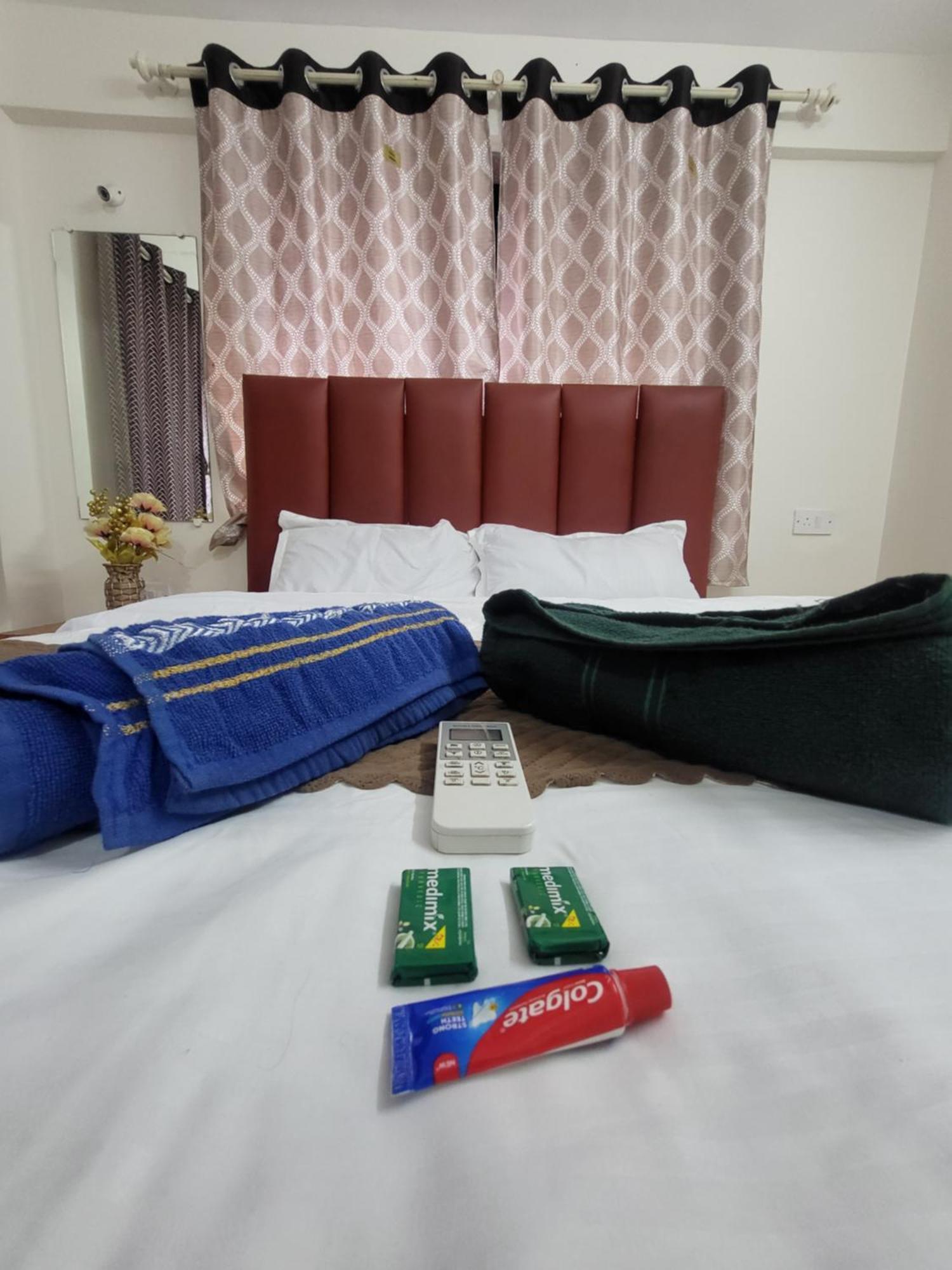 The Perfect Stays Para Disco Big Pool Cricket Turf Villa Lonavala Dış mekan fotoğraf