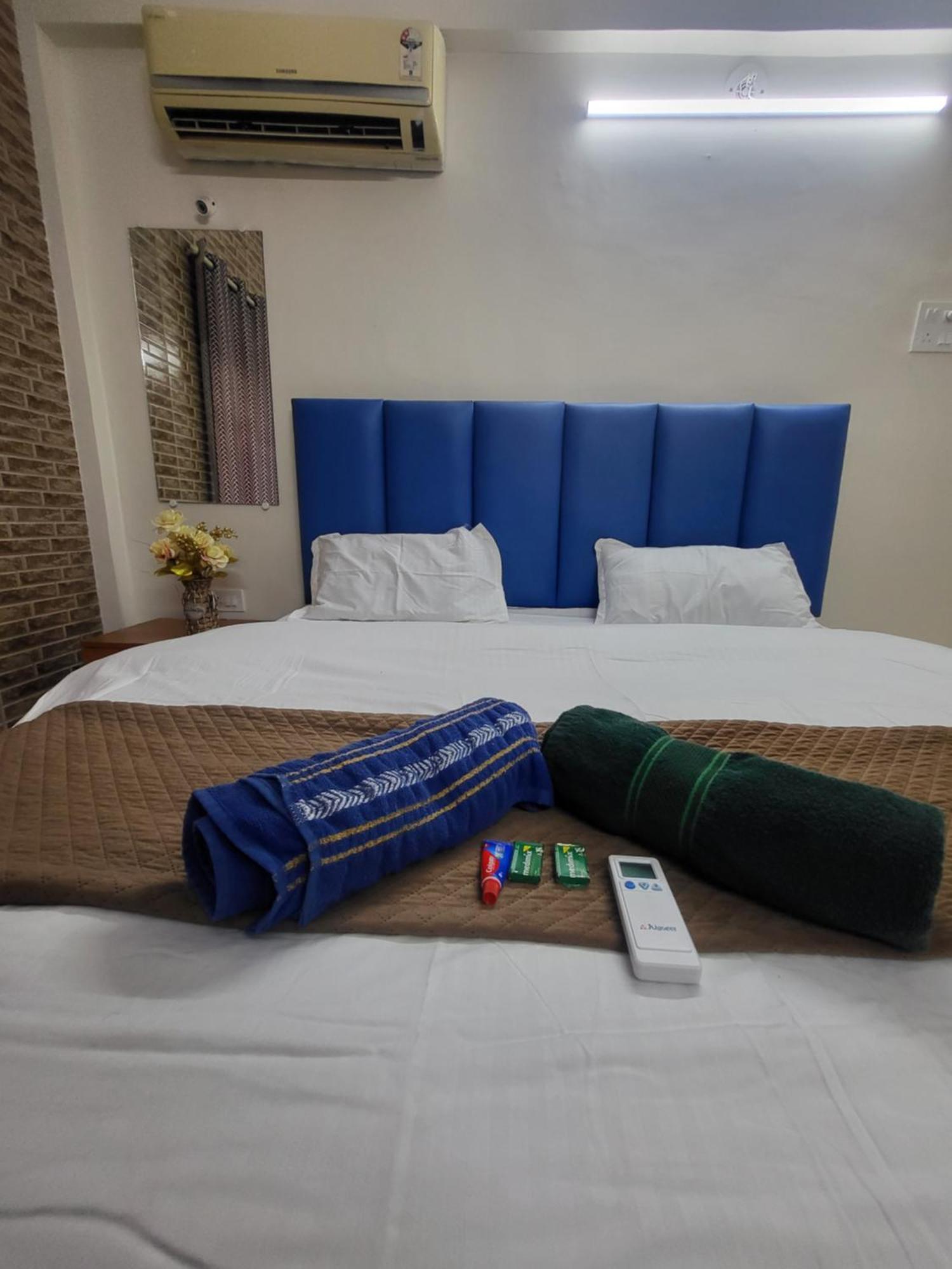 The Perfect Stays Para Disco Big Pool Cricket Turf Villa Lonavala Dış mekan fotoğraf